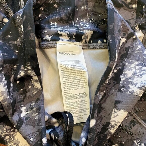 Under Armour Heat Gear Womens Fly Fast Printed Capri Pants Black Small NEW - Picture 9 of 10